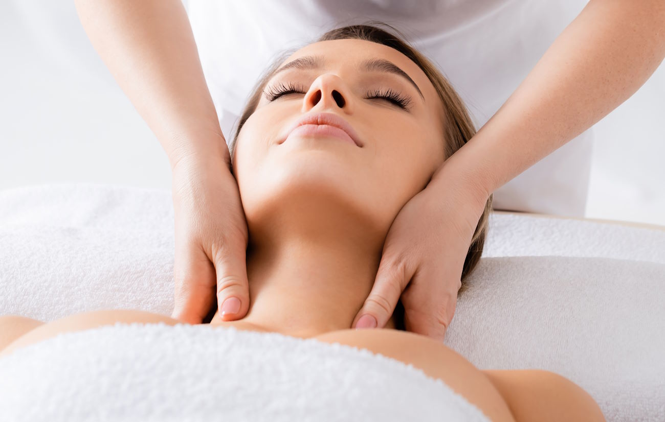 Facial and neck massage near me Frisco - Leo spa massage - 1300x826 - 1